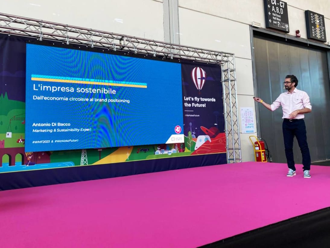 Antonio Di Bacco sul palco del WMF di Rimini nel 2023